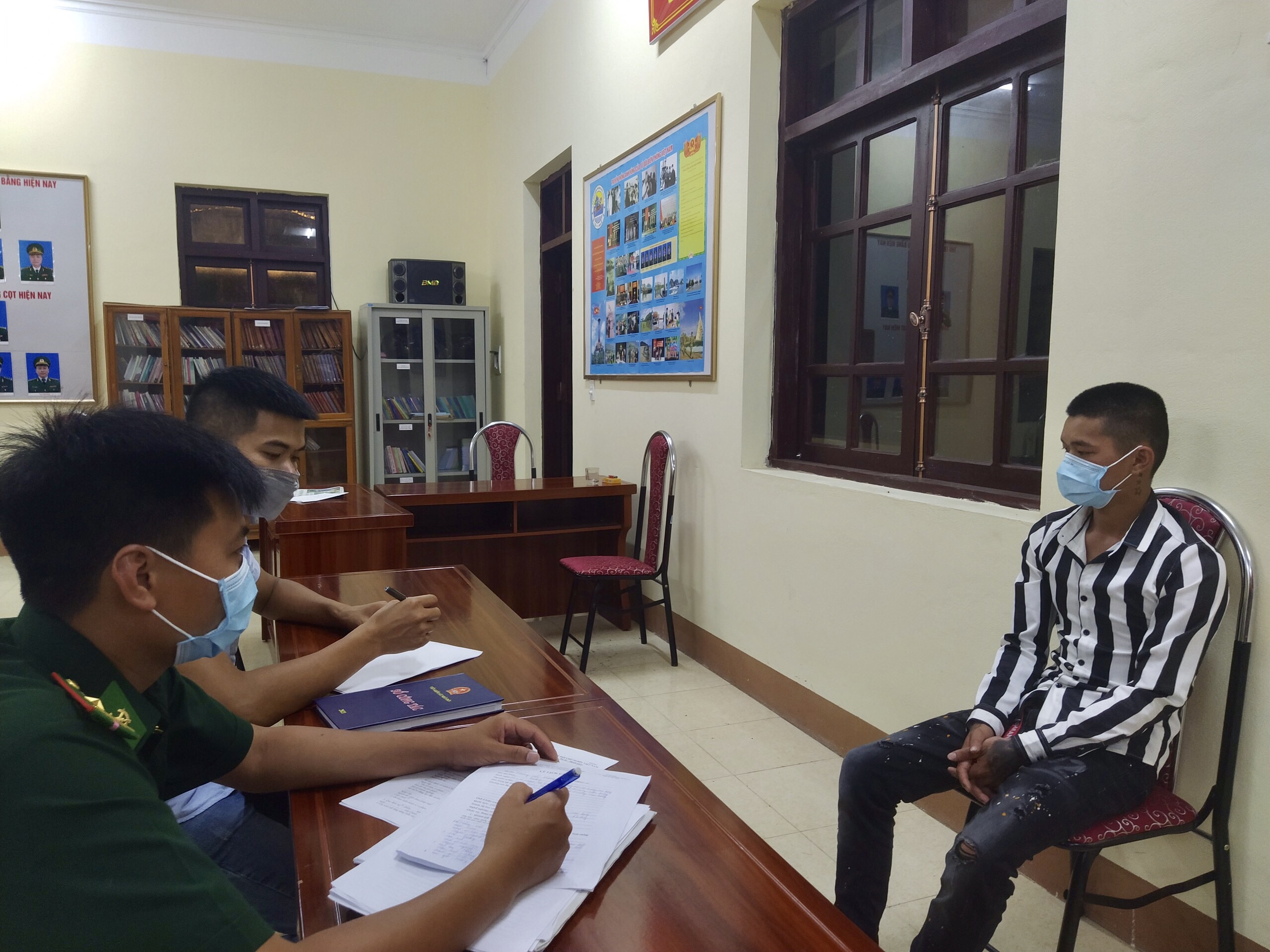 Ngăn chặn xuất, nhập cảnh trái phép góp phần phòng, chống dịch